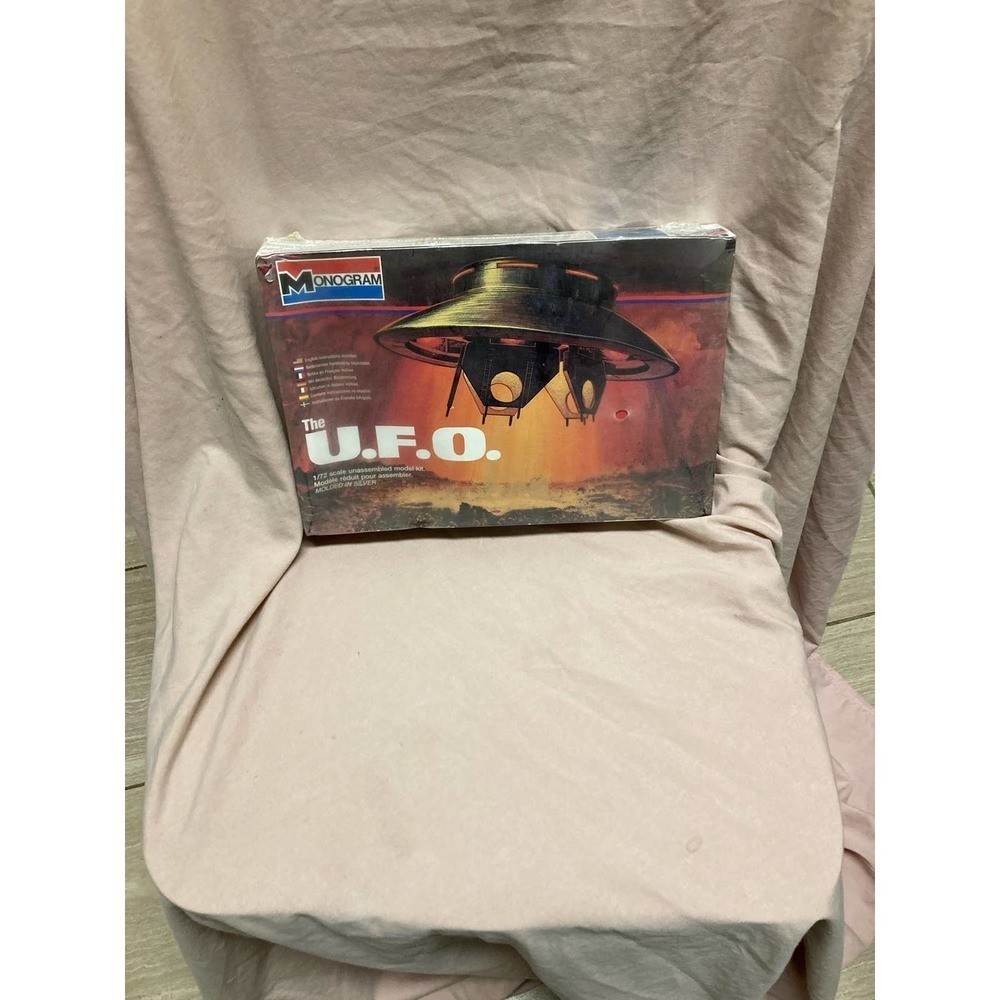 MONOGRAM Model Kit The UFO 1/72 Molded Silver 1996 6012-0100 New Sealed In Box